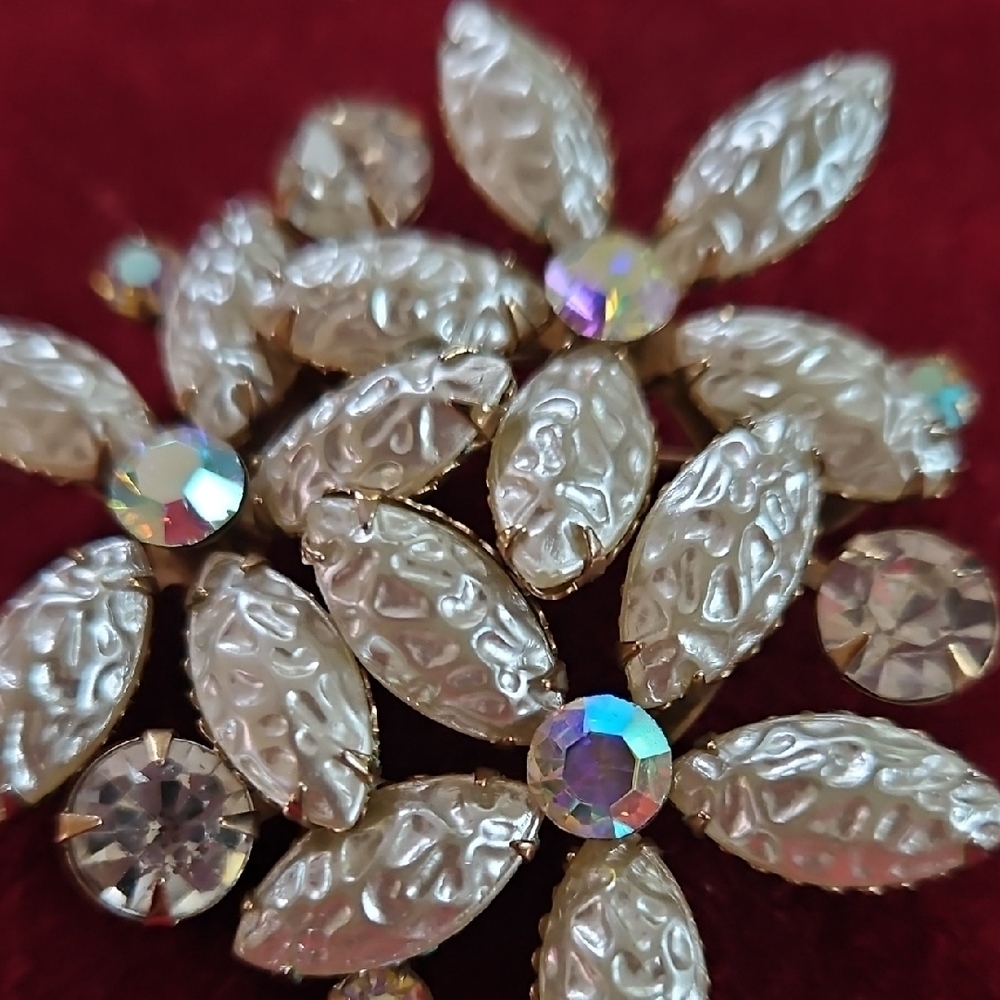 Vtg Floral Pearl Brooch with AB Crystals - Picture 3 of 3